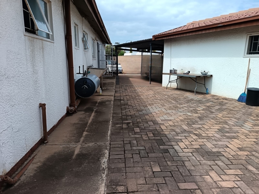3 Bedroom Property for Sale in Roshnee Gauteng