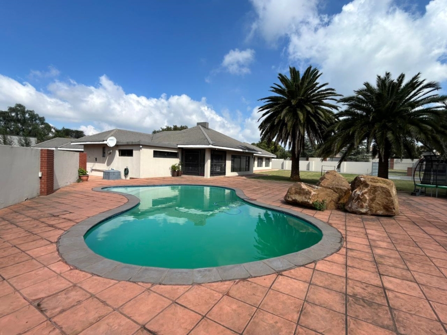 4 Bedroom Property for Sale in Vanderbijlpark SW 5 Gauteng
