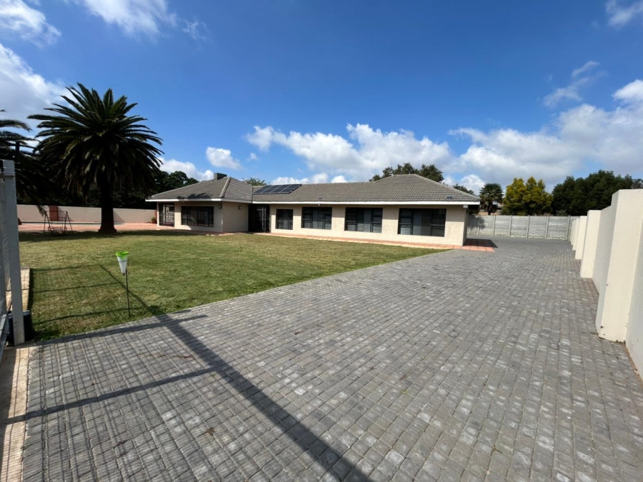 4 Bedroom Property for Sale in Vanderbijlpark SW 5 Gauteng
