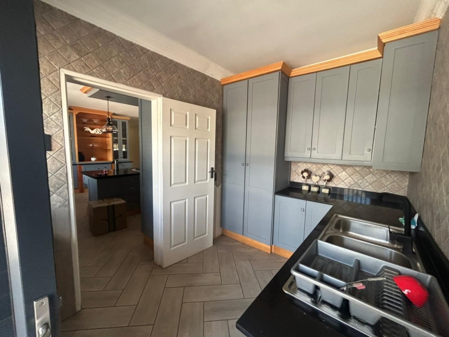 4 Bedroom Property for Sale in Vanderbijlpark SW 5 Gauteng