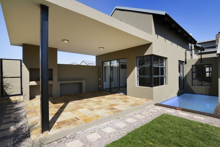 To Let 3 Bedroom Property for Rent in Waterfall Country Village Gauteng