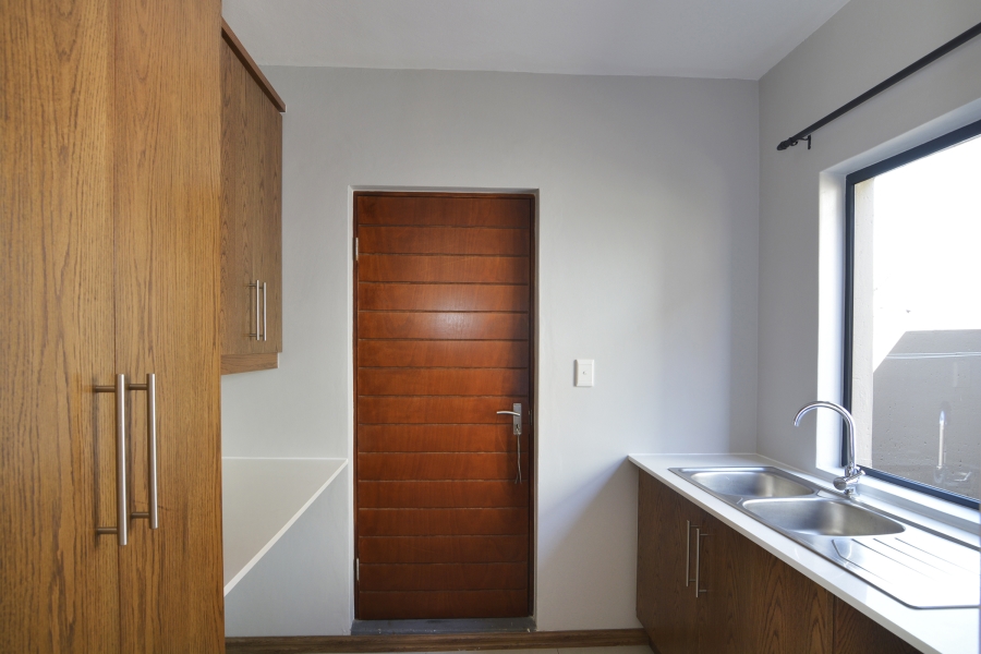 To Let 3 Bedroom Property for Rent in Waterfall Country Village Gauteng