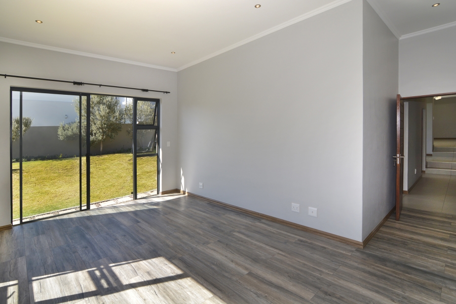 To Let 3 Bedroom Property for Rent in Waterfall Country Village Gauteng