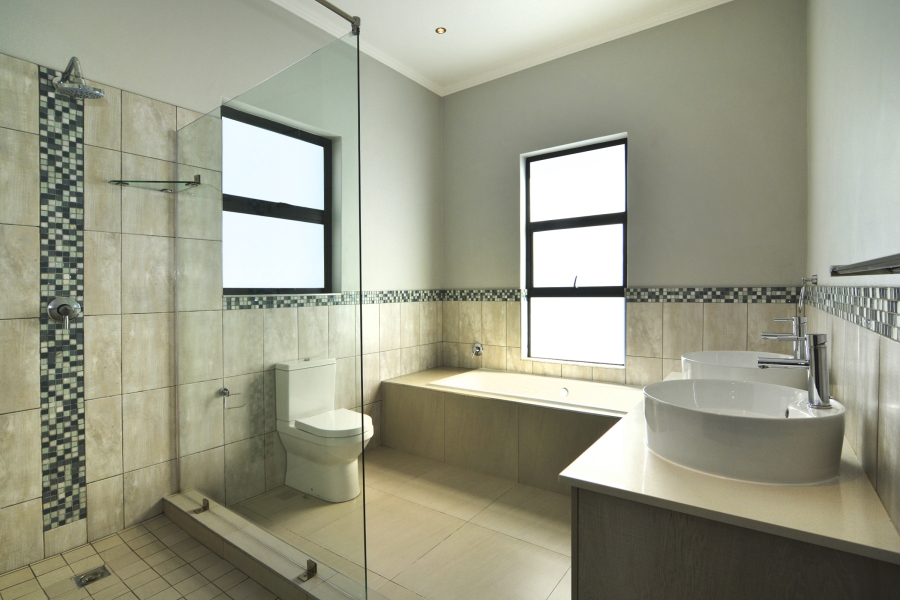 To Let 3 Bedroom Property for Rent in Waterfall Country Village Gauteng