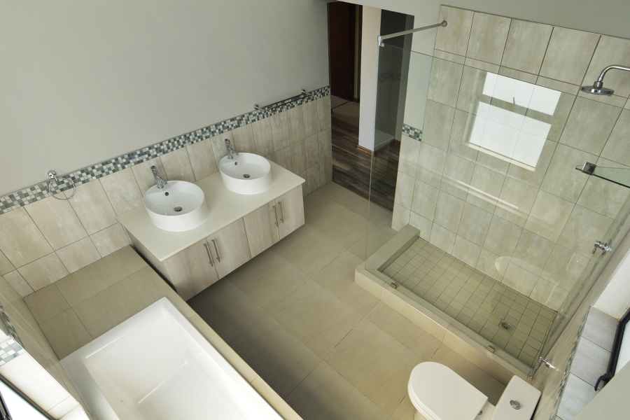 To Let 3 Bedroom Property for Rent in Waterfall Country Village Gauteng