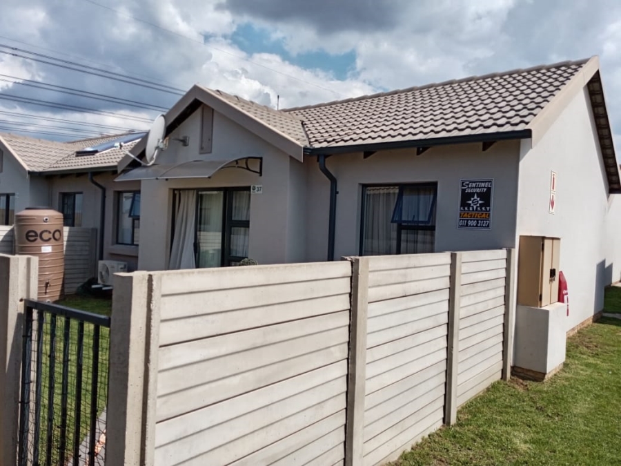 3 Bedroom Property for Sale in Albertsdal Gauteng