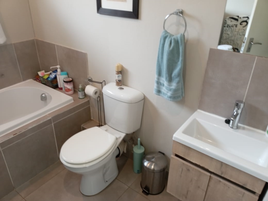 3 Bedroom Property for Sale in Albertsdal Gauteng