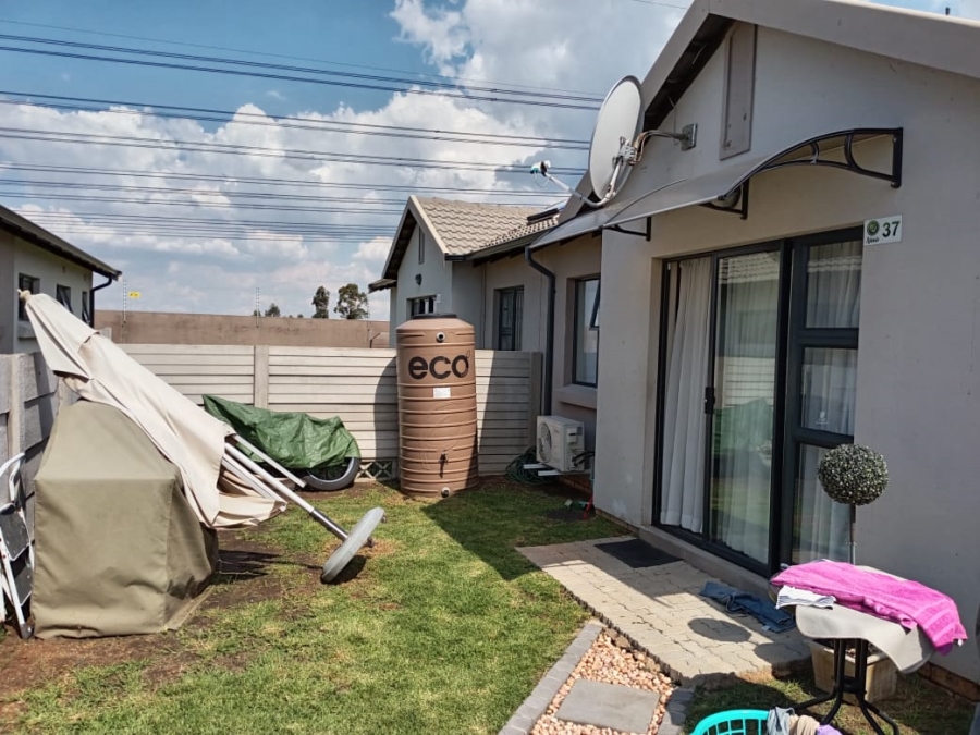 3 Bedroom Property for Sale in Albertsdal Gauteng