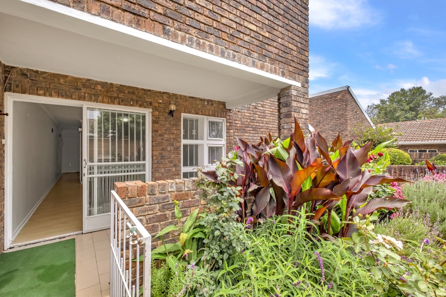 2 Bedroom Property for Sale in Linden Gauteng