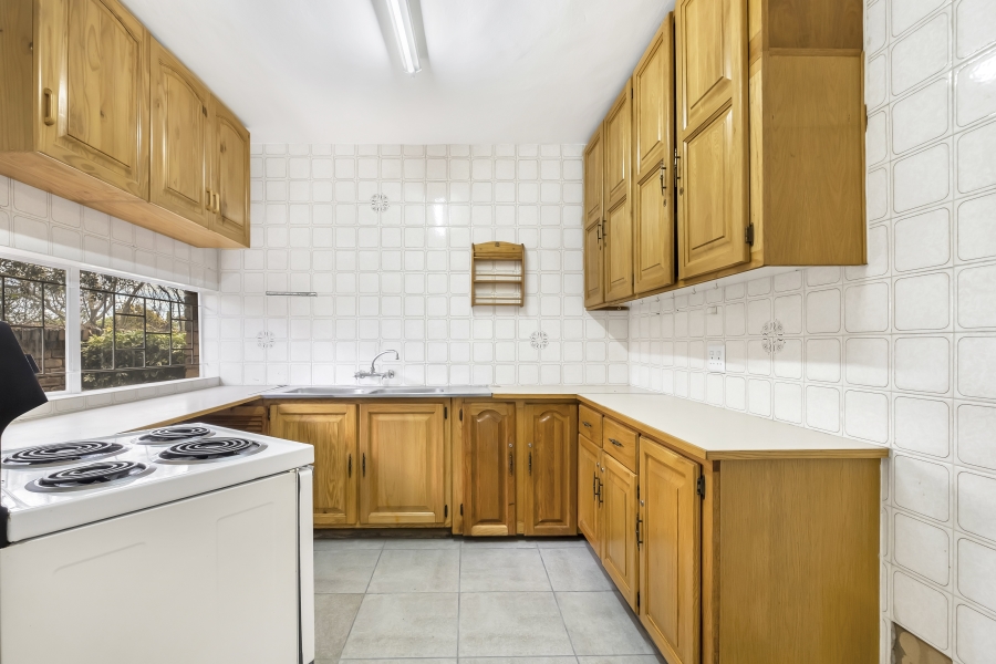 2 Bedroom Property for Sale in Linden Gauteng