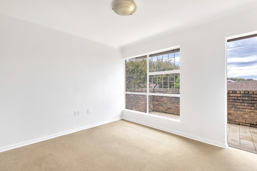 2 Bedroom Property for Sale in Linden Gauteng