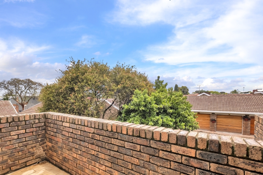 2 Bedroom Property for Sale in Linden Gauteng