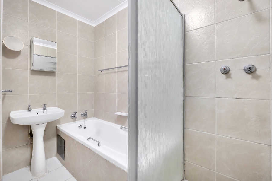 2 Bedroom Property for Sale in Linden Gauteng