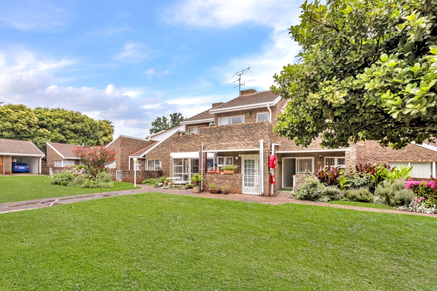 2 Bedroom Property for Sale in Linden Gauteng