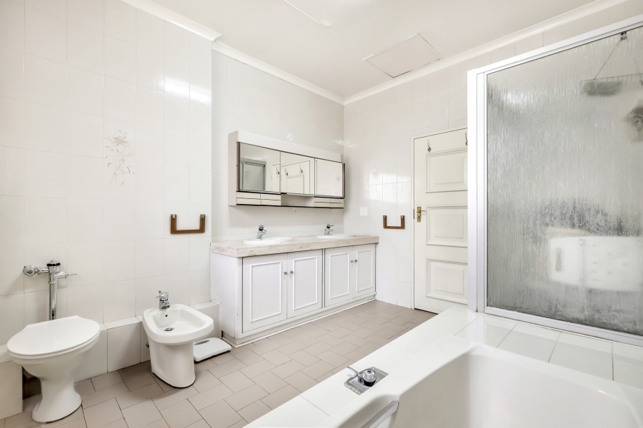 4 Bedroom Property for Sale in Illovo Gauteng