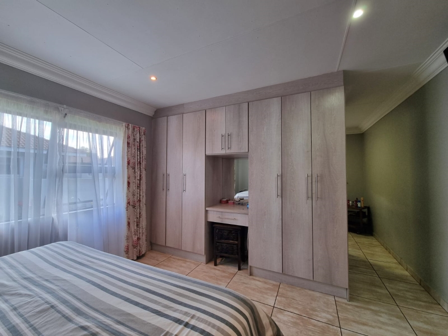3 Bedroom Property for Sale in Three Rivers Proper Gauteng