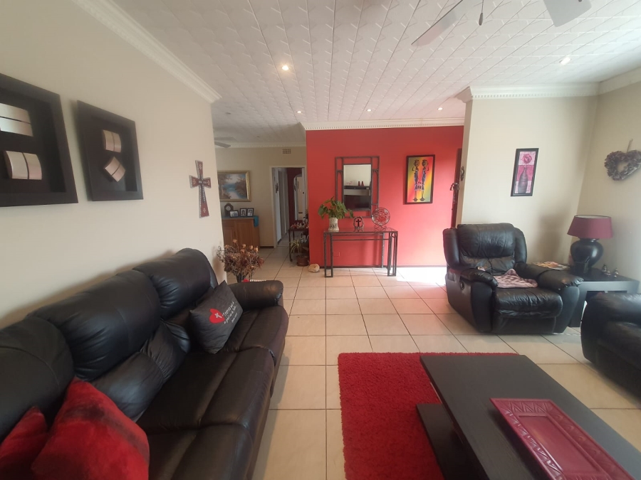 3 Bedroom Property for Sale in Vanderbijlpark SE 6 Gauteng