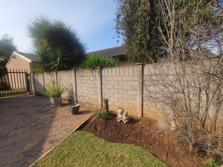 3 Bedroom Property for Sale in Vanderbijlpark SE 6 Gauteng