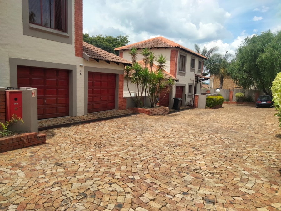 3 Bedroom Property for Sale in Sundowner Gauteng