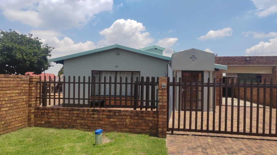 4 Bedroom Property for Sale in Van Dyk Park Gauteng