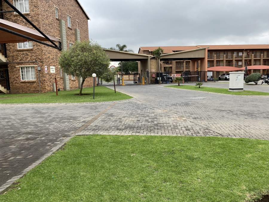 2 Bedroom Property for Sale in Comet Gauteng