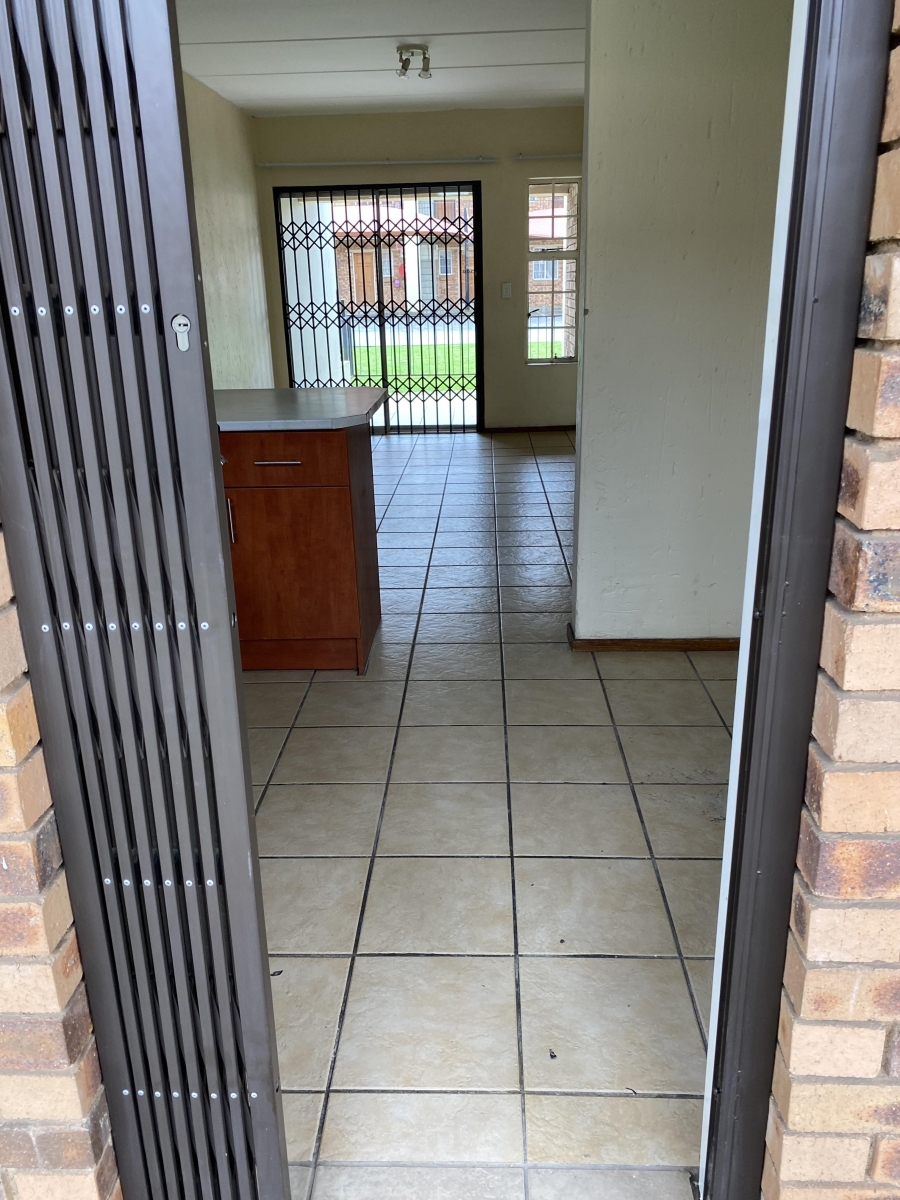 2 Bedroom Property for Sale in Comet Gauteng