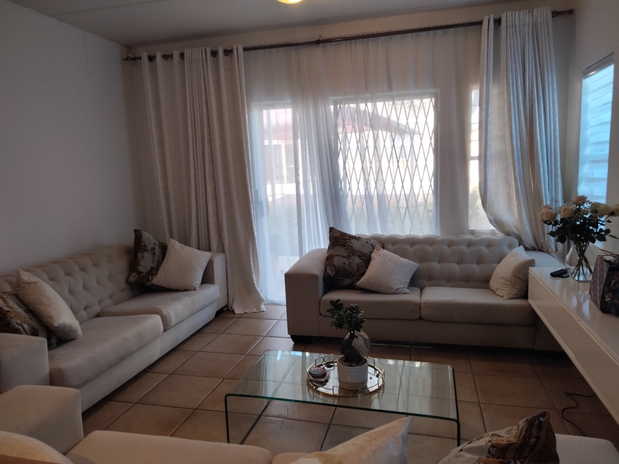 To Let 3 Bedroom Property for Rent in Sundowner Gauteng