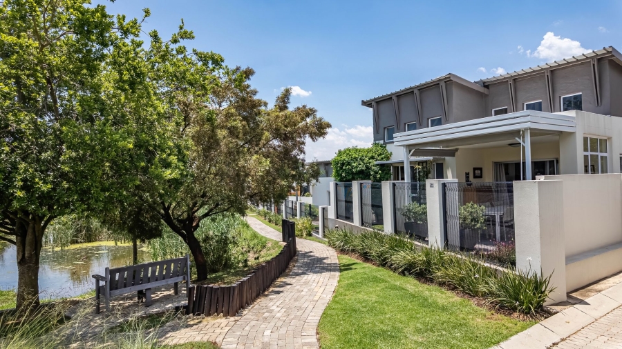 2 Bedroom Property for Sale in Broadacres Gauteng