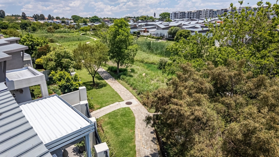 2 Bedroom Property for Sale in Broadacres Gauteng