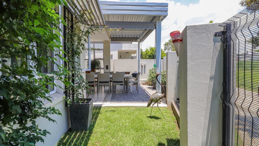 2 Bedroom Property for Sale in Broadacres Gauteng