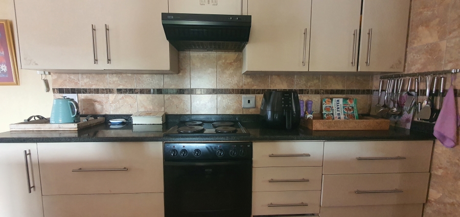 2 Bedroom Property for Sale in Heidelberg A H Gauteng