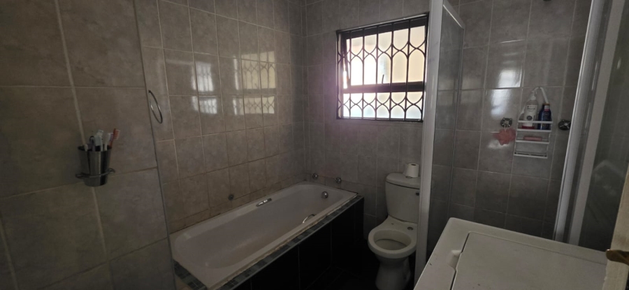 4 Bedroom Property for Sale in Vanderbijlpark SE 10 Gauteng