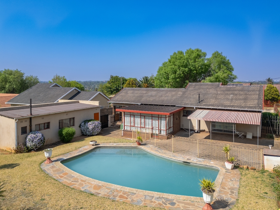 3 Bedroom Property for Sale in Birchleigh Gauteng