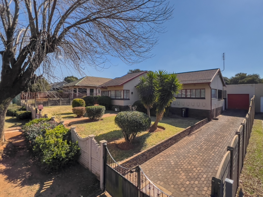 3 Bedroom Property for Sale in Birchleigh Gauteng