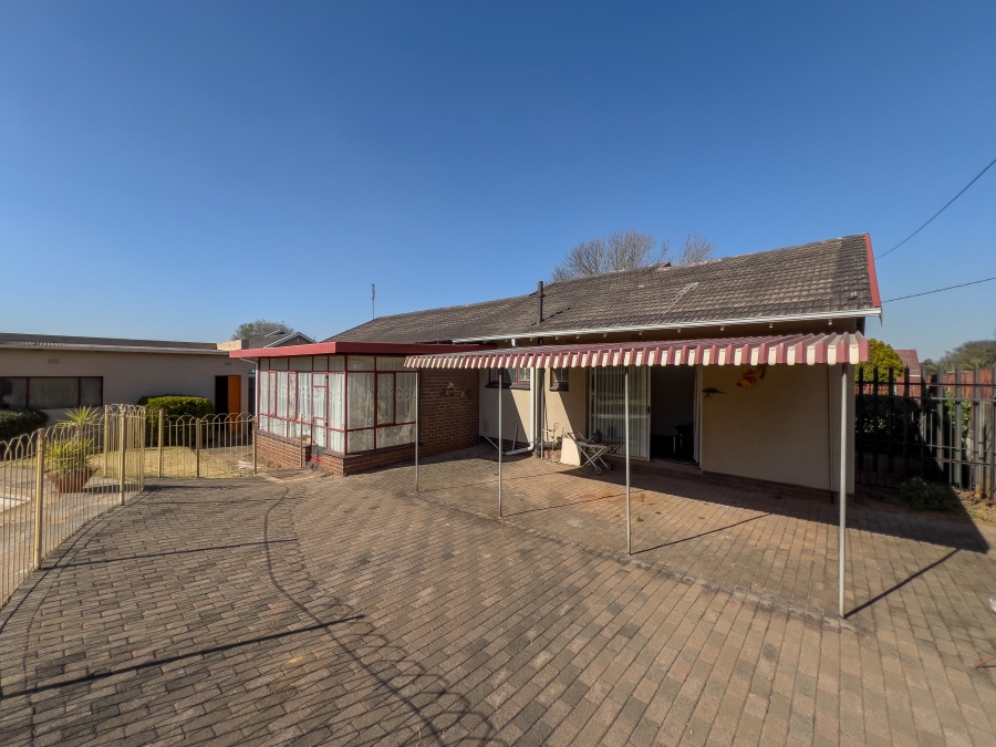 3 Bedroom Property for Sale in Birchleigh Gauteng