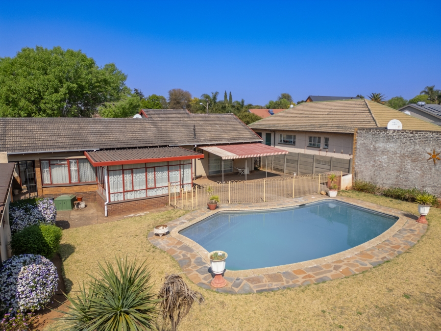 3 Bedroom Property for Sale in Birchleigh Gauteng