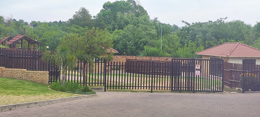 2 Bedroom Property for Sale in Noordwyk Gauteng
