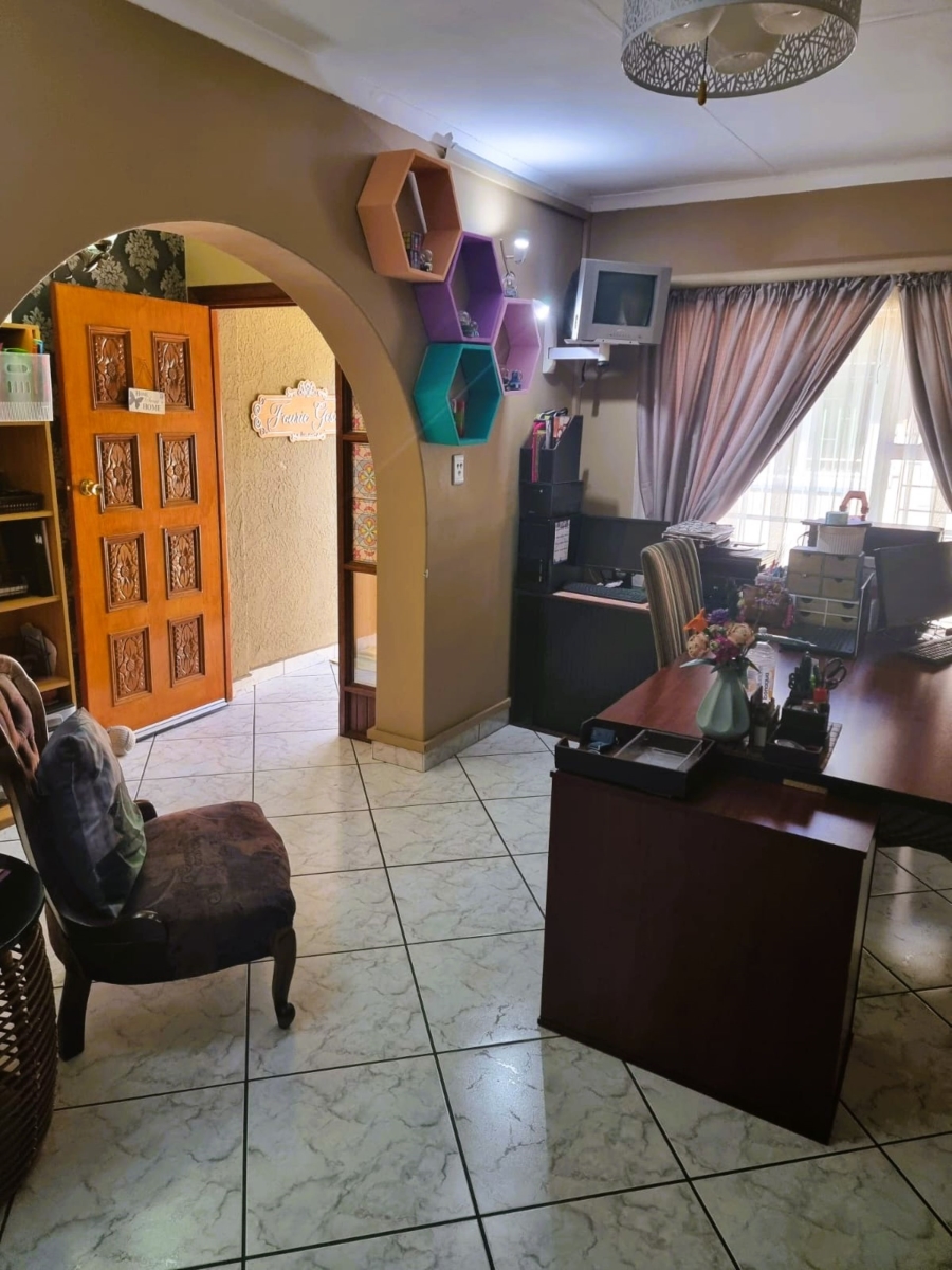 4 Bedroom Property for Sale in Vanderbijlpark SW 5 Gauteng