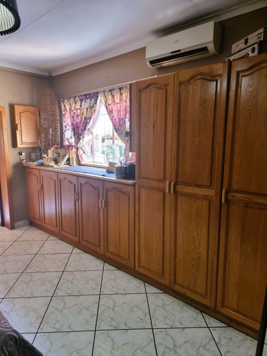 4 Bedroom Property for Sale in Vanderbijlpark SW 5 Gauteng