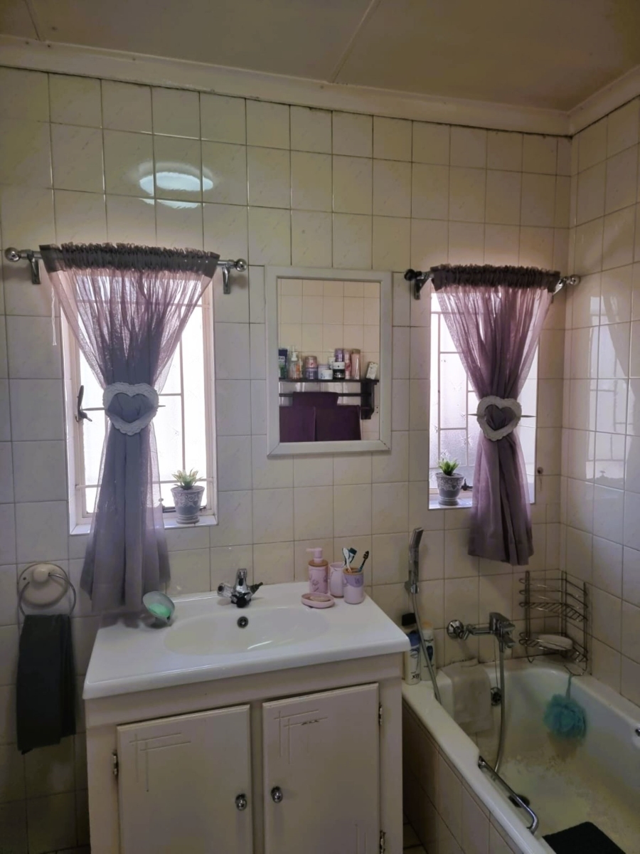 4 Bedroom Property for Sale in Vanderbijlpark SW 5 Gauteng