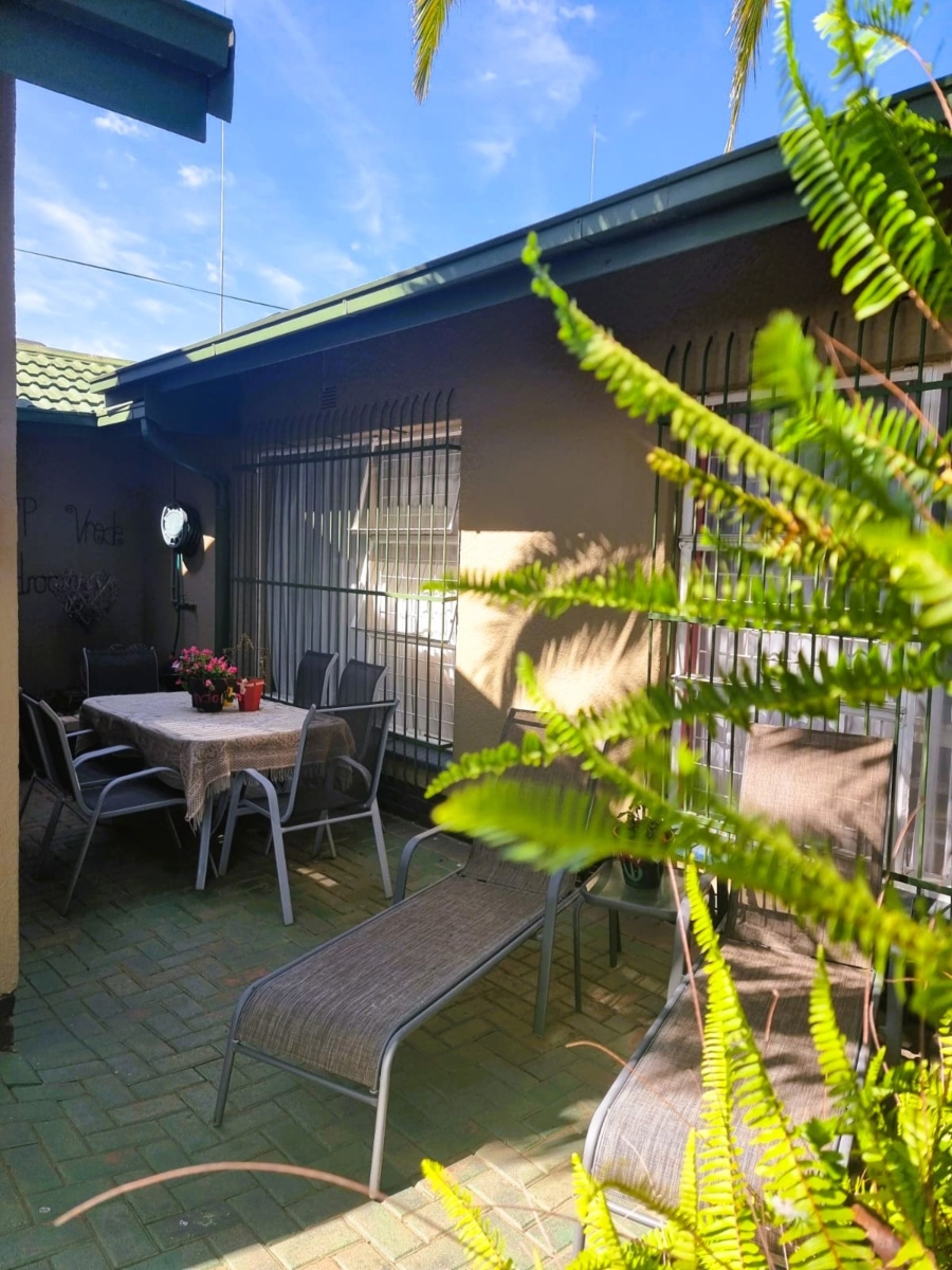 4 Bedroom Property for Sale in Vanderbijlpark SW 5 Gauteng