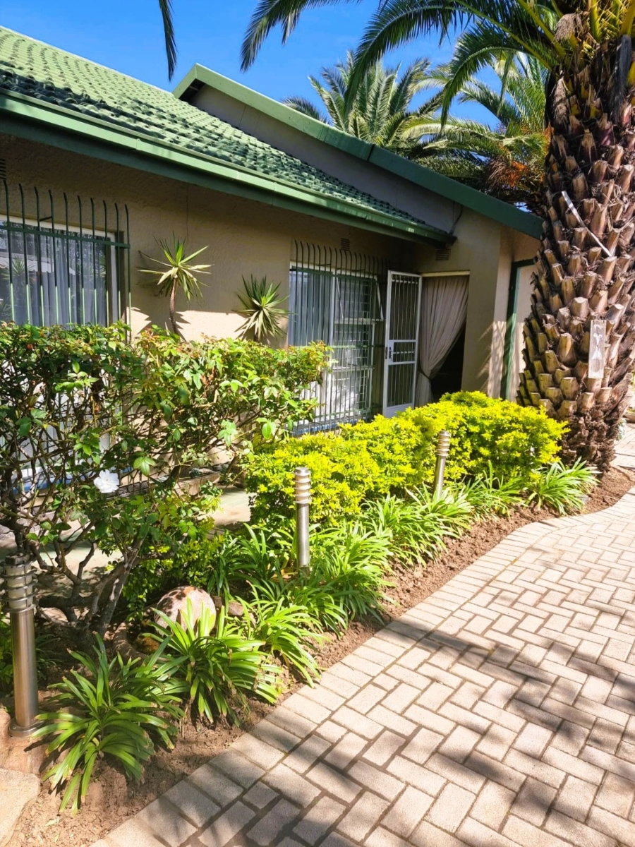 4 Bedroom Property for Sale in Vanderbijlpark SW 5 Gauteng