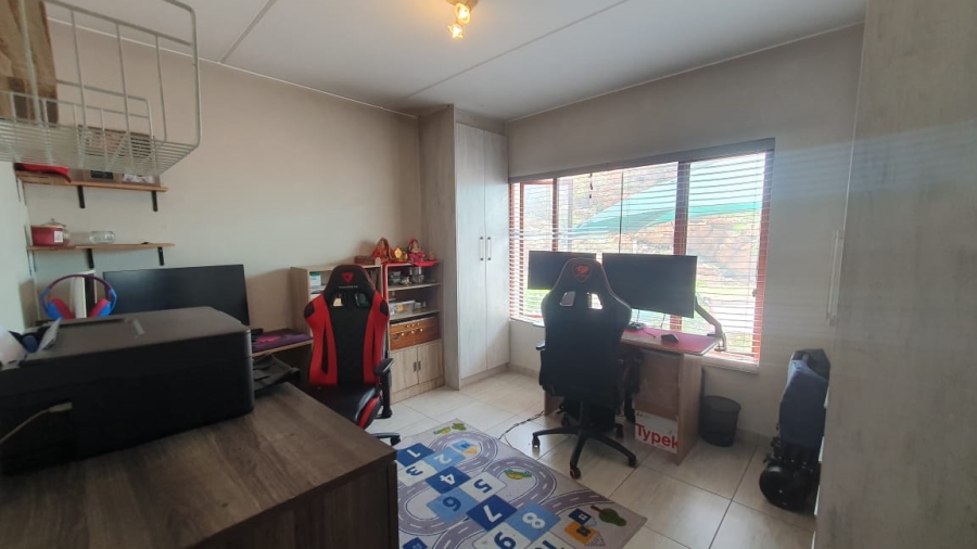 2 Bedroom Property for Sale in Winchester Hills Gauteng