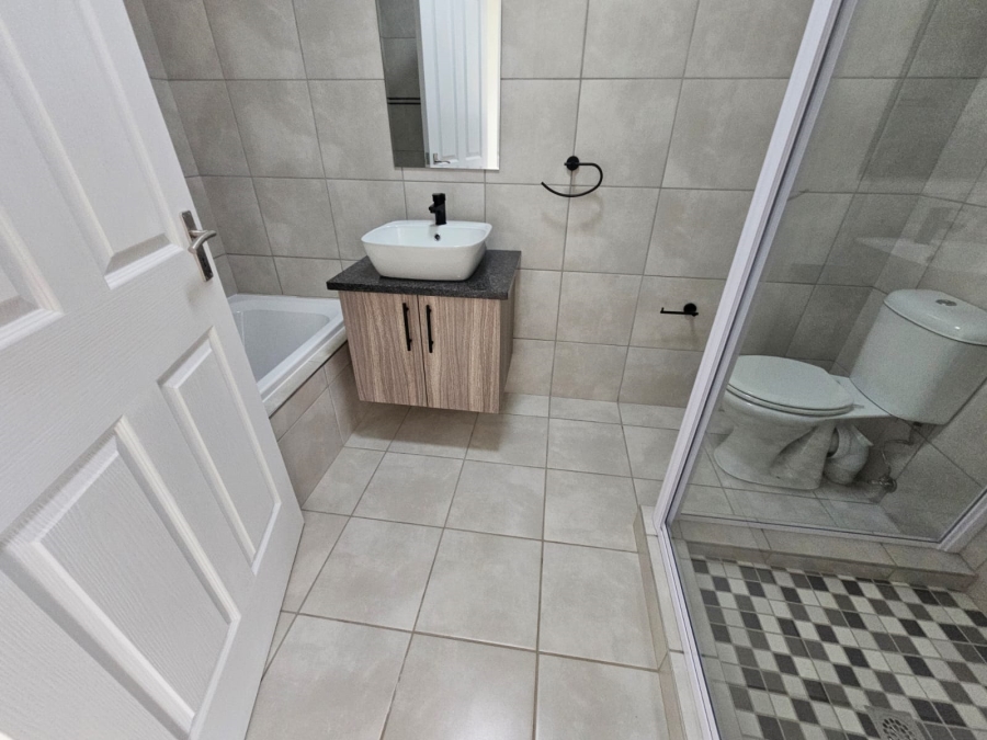 2 Bedroom Property for Sale in Brackendowns Gauteng