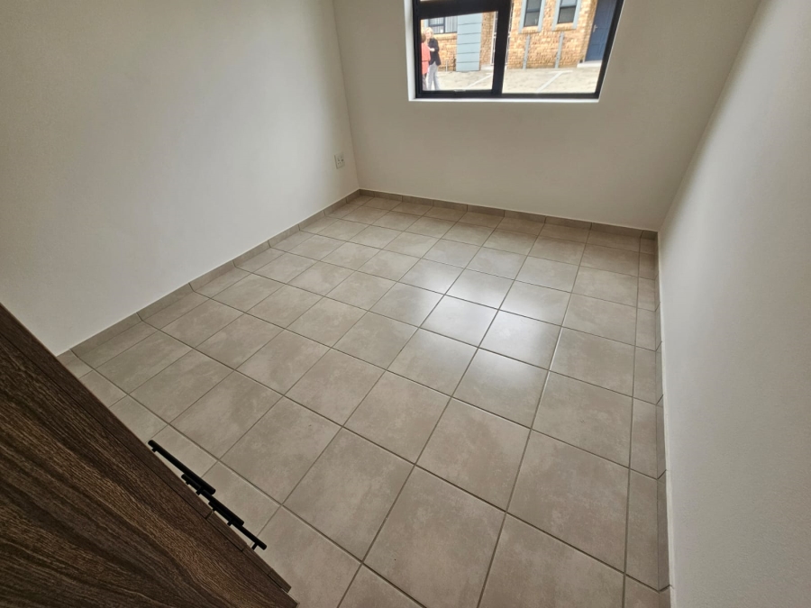 2 Bedroom Property for Sale in Brackendowns Gauteng