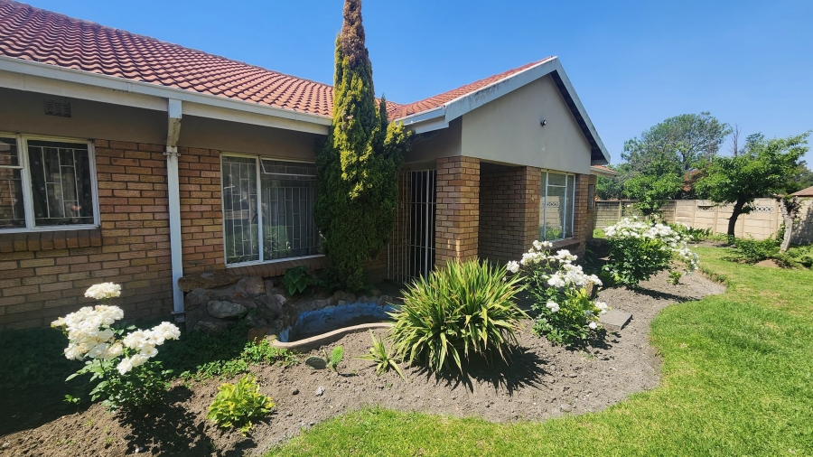 3 Bedroom Property for Sale in Rensburg Gauteng