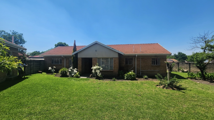 3 Bedroom Property for Sale in Rensburg Gauteng