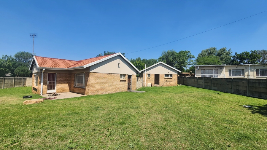 3 Bedroom Property for Sale in Rensburg Gauteng