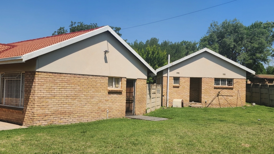3 Bedroom Property for Sale in Rensburg Gauteng