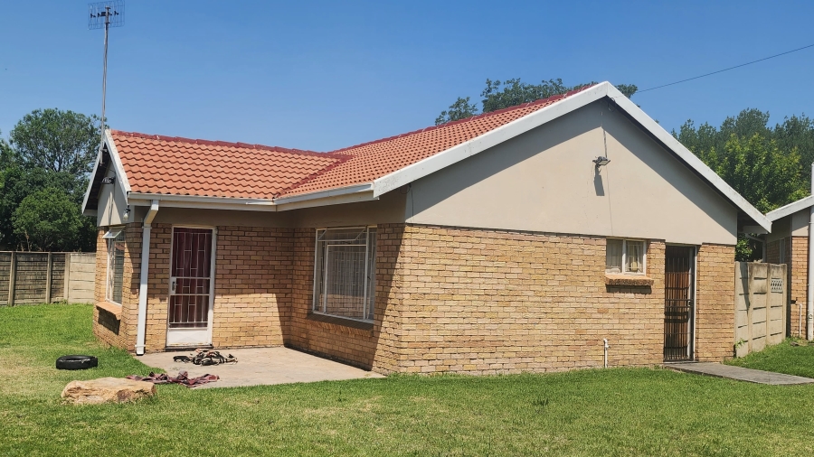 3 Bedroom Property for Sale in Rensburg Gauteng